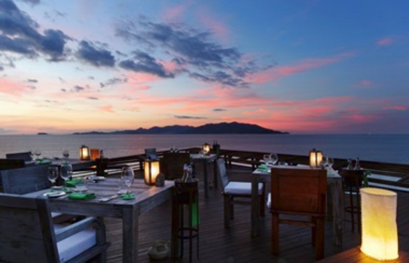FRESCOBALDI WINE DINNERI Vini Protagonisti al Resort Six Senses di Samui Thailandia