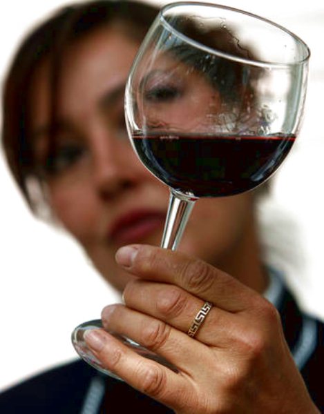 Vino rosso fa bene scoperte molecole proteggi organismo La conferma dalle ricerche dellIresmo 