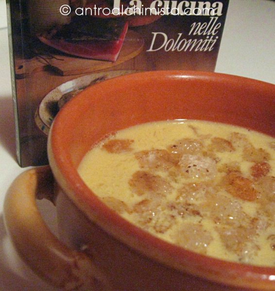 Zuppa al Vino con Crostini alla Cannella dal libro La Cucina nelle Dolomiti di Anneliese Kompatscher